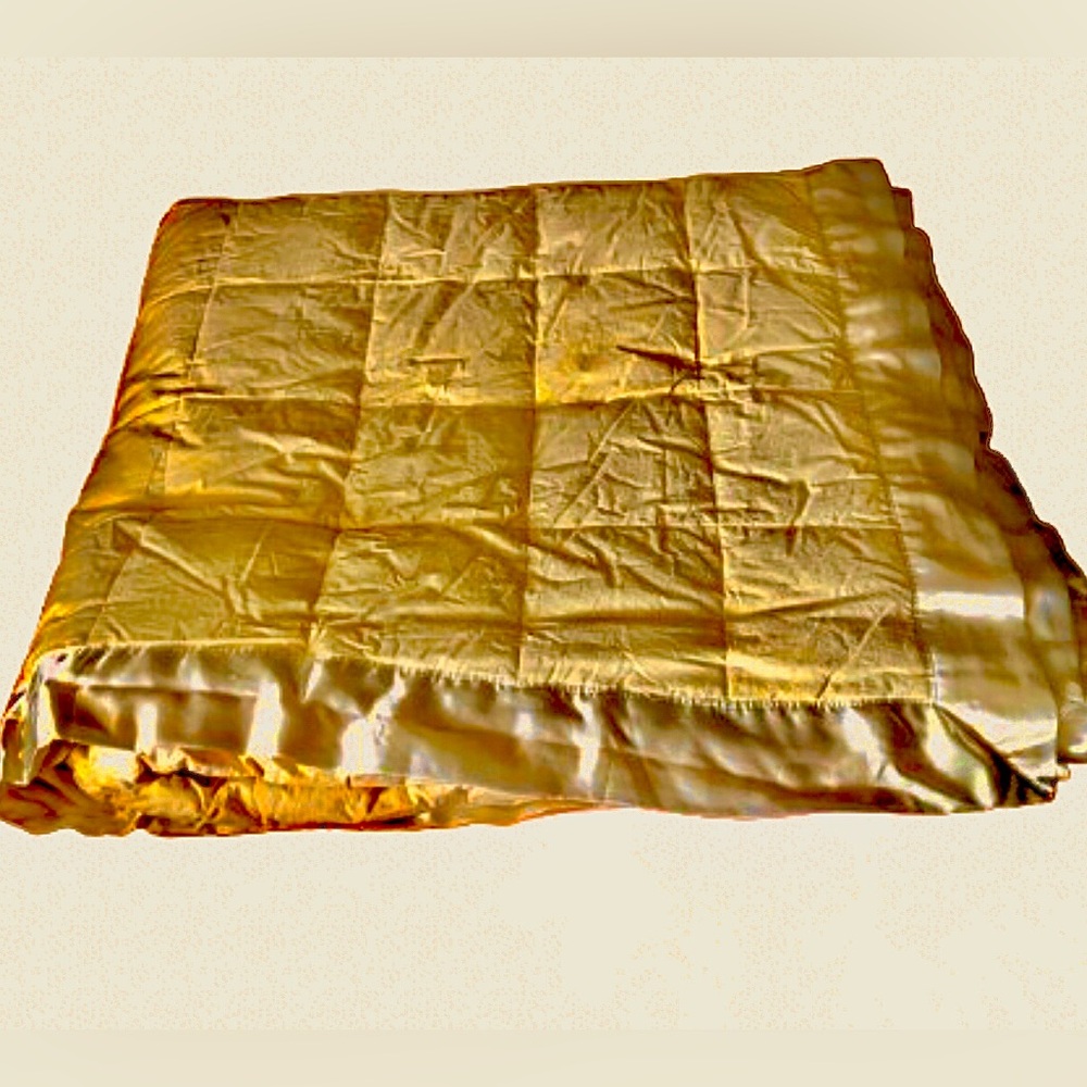 LAUREN RALPH LAUREN KING SIZE QUILTED BLANKET • SATIN TRIM BAND • CAMEL COLOR
